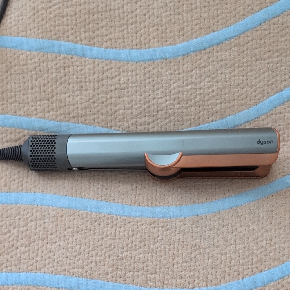 Dyson Airstrait Hair Styler / Straightener